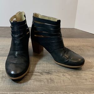 Josef Siebel black leather ribbon cut boots size 38